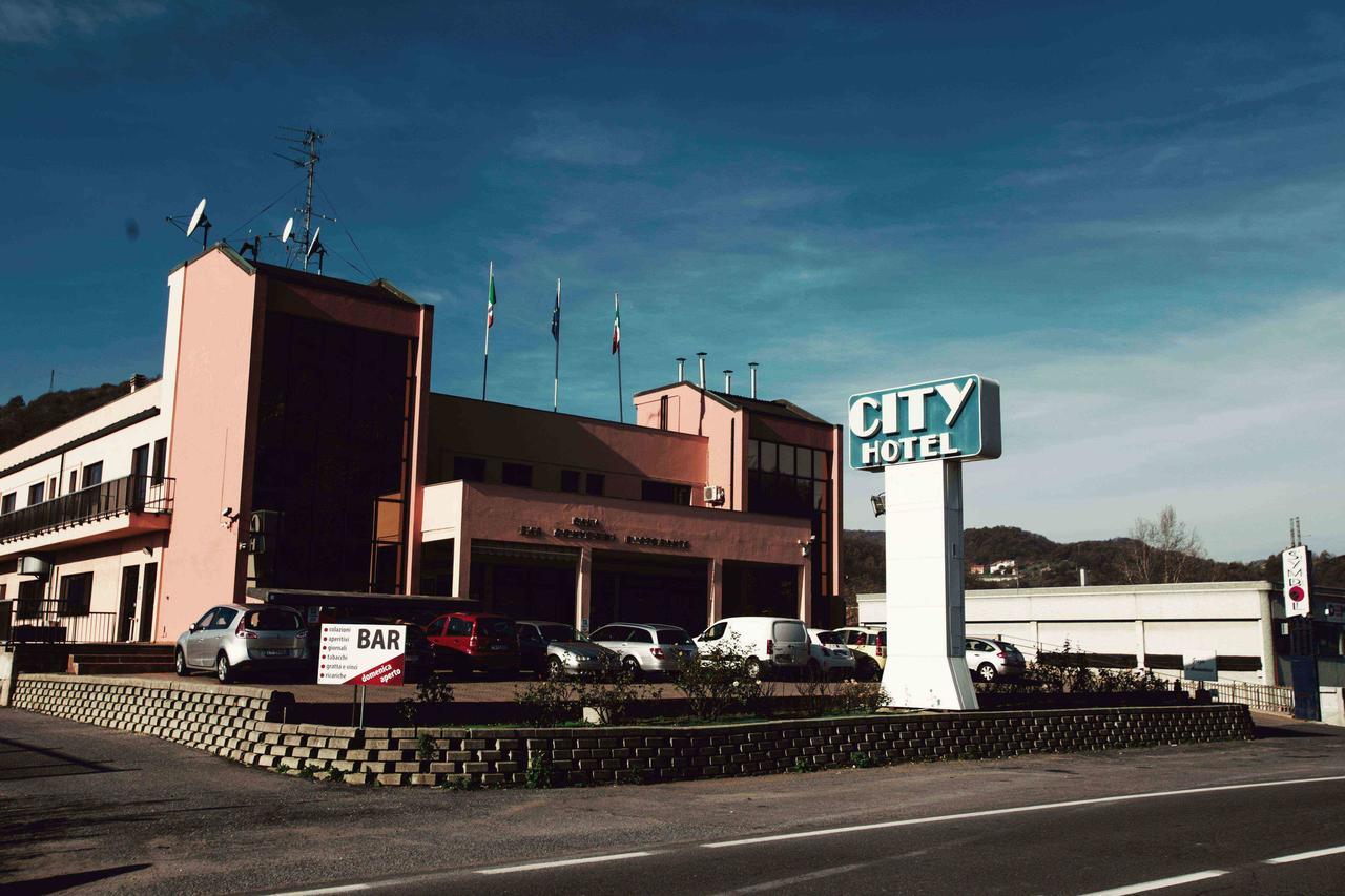 Hotel City Cairo Montenotte Exterior foto